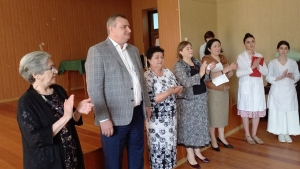 ЭДУАРД БУТБА ПОЗДРАВИЛ ВЫПУСКНИКОВ МЕДКОЛЛЕДЖА С ОКОНЧАНИЕМ УЧЕБЫ