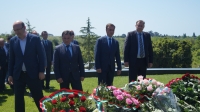 ЭДУАРД БУТБА ПОЧТИЛ ПАМЯТЬ ПЕРВОГО ПРЕЗИДЕНТА ВЛАДИСЛАВА АРДЗИНБА