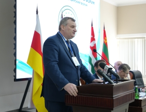 ПРИВЕТСТВЕННОЕ СЛОВО ЭДУАРДА БУТБА НА ВТОРОМ АБХАЗСКОМ МЕДИЦИНСКОМ ФОРУМЕ