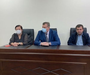 Министр здравоохранения Эдуард Бутба представил коллективу Республиканской специализированной психиатрической больницы нового руководителя.