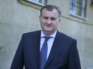 Агәабзиарахьчара аминистр Едуард Быҭәба ацхыраара лас аусзуҩцәа зегьы рыпрофессионалтә ныҳәа рыдиныҳәалеит